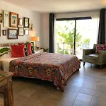 Bed and breakfast One Thousand Waves 3*