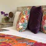 One Thousand Waves Bed and breakfast