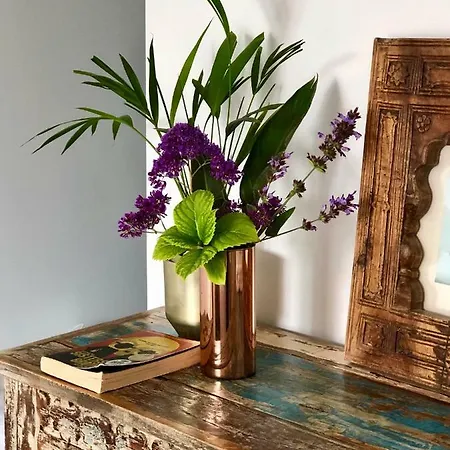 ベッド・アンド・ブレックファスト One Thousand Waves