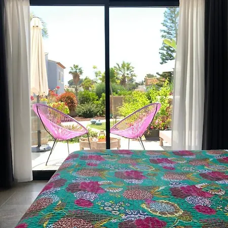 One Thousand Waves Bed & Breakfast 3*