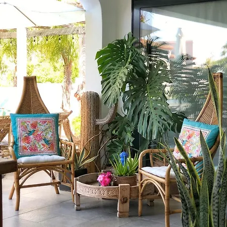 Bed & Breakfast One Thousand Waves 3*