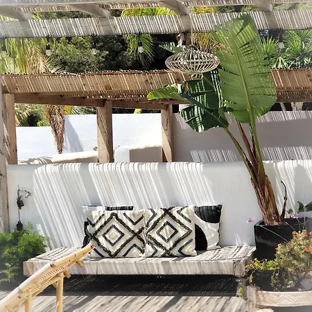 One Thousand Waves Bed & Breakfast 3*