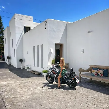 One Thousand Waves Bed & Breakfast 3*